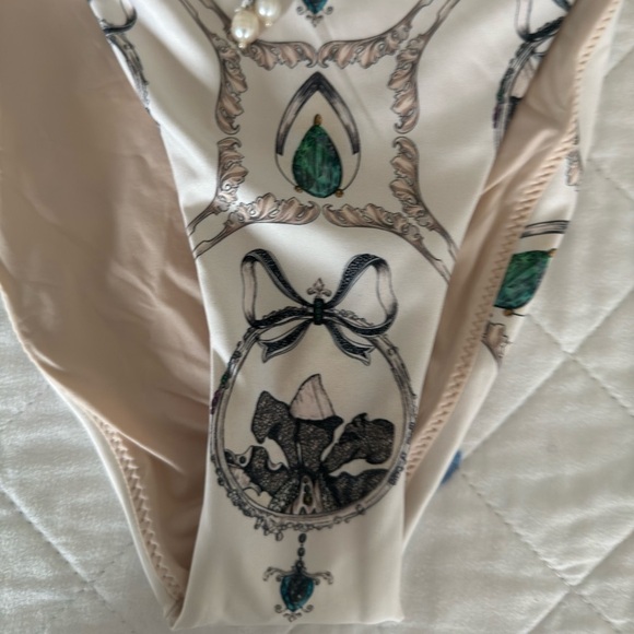 Agua by Agua Bendita Alma Ebano Alhaja Printed One-Piece Swimsuit - Picture 5 of 14